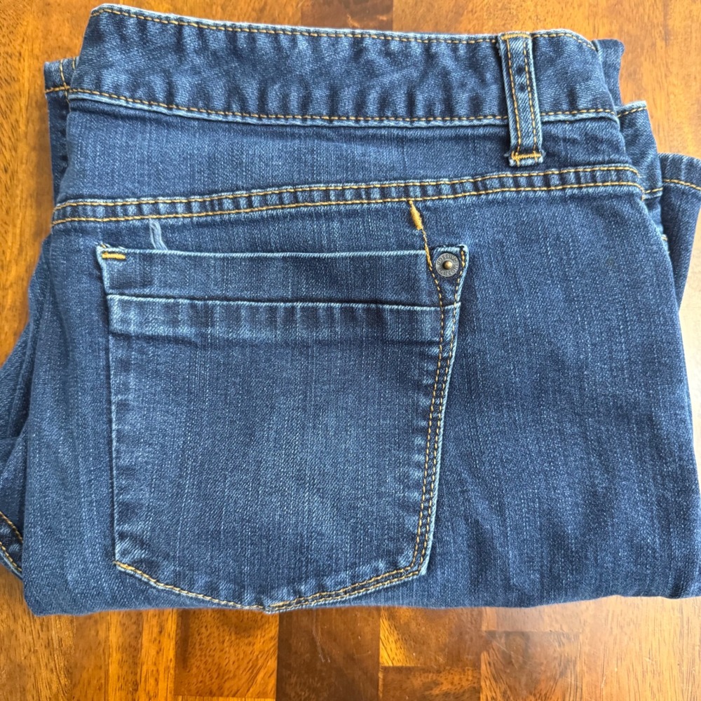 Mossimo Womens Curvy Bootcut Jeans Medium Wash Size 18S - Picture 2 of 11